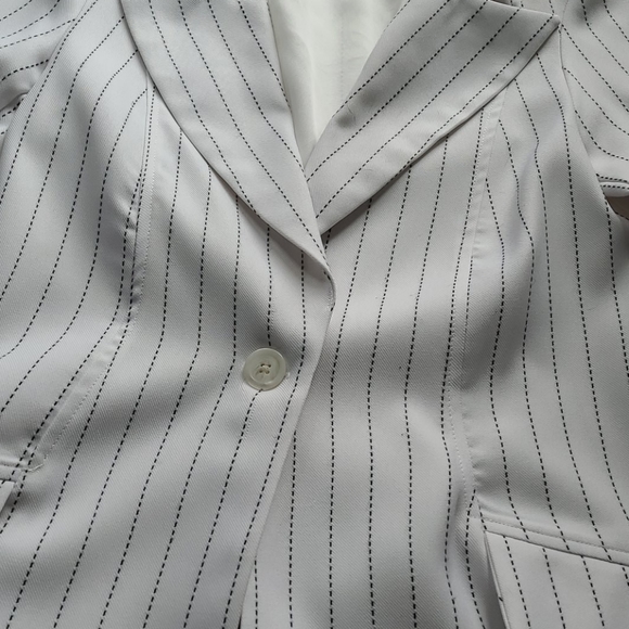 Le Chateau suit jacket - Picture 2 of 3